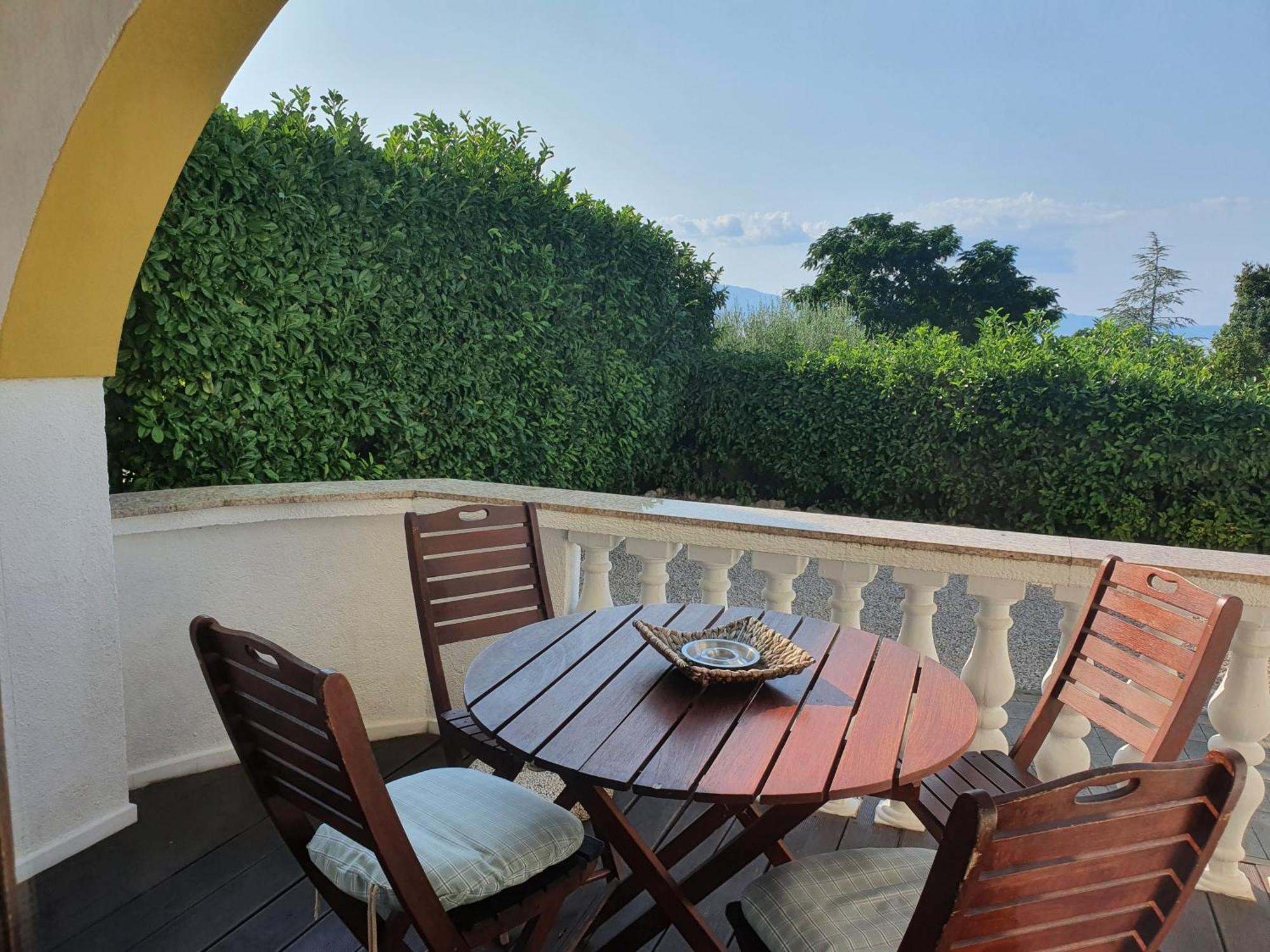 Villa Flora Malinska Habitación foto
